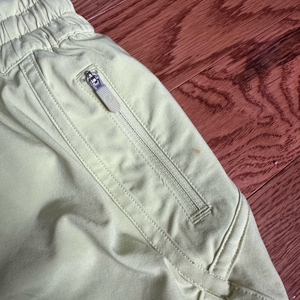 Lululemon tracker shorts - Picture 4 of 9